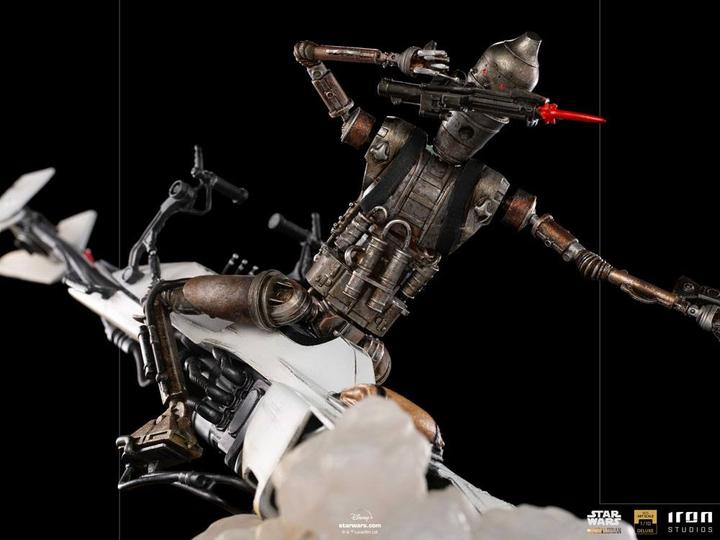 Actual product image Iron Studios Star Wars The Mandalorian statuette 1/10 Deluxe Art Scale IG-11 & The Child 20 cm