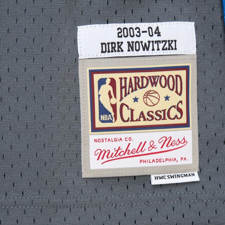 Image du produit Mitchell & Ness Swingman Mesh Jersey Dallas Mavericks 2003-04 Dirk Nowitzki (S)