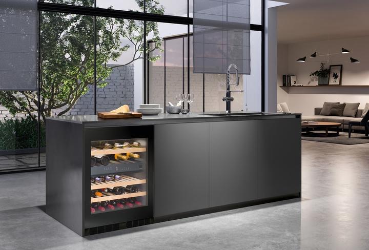 Actual product image Liebherr UWTgb 1682-21 Wine Cooler Integrated 34 Bottle(s)