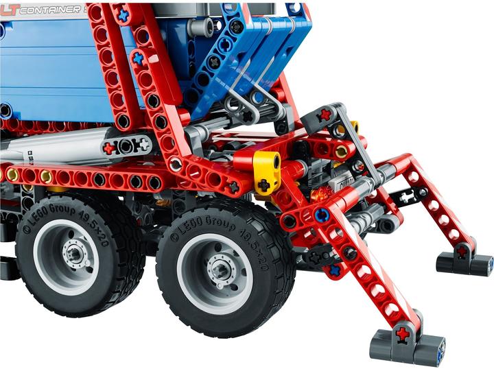 Actual product image LEGO Container truck (42024, LEGO Technic)
