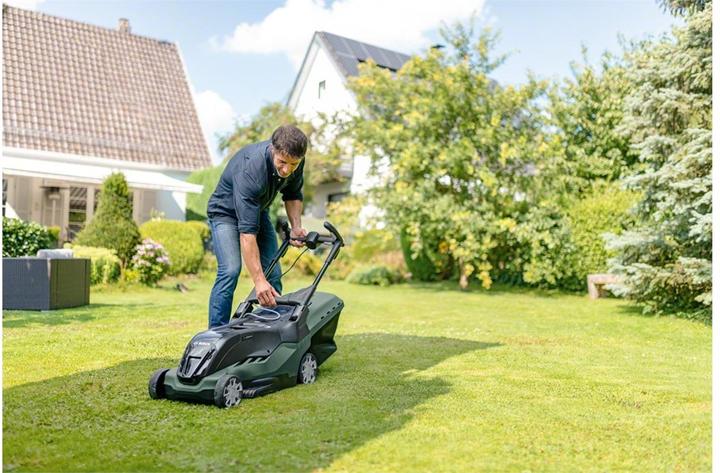 Immagine prodotto Bosch Home & Garden Universal Rotak 550 (Corrente elettrica)