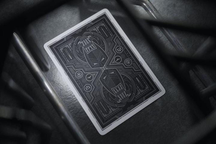 Immagine prodotto Theory11 Carte da gioco del Cavaliere Oscuro di Batman | teoria11 (Inglese)