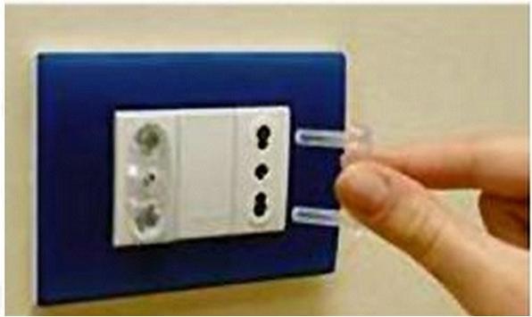 Actual product image Chicco Socket outlet cover