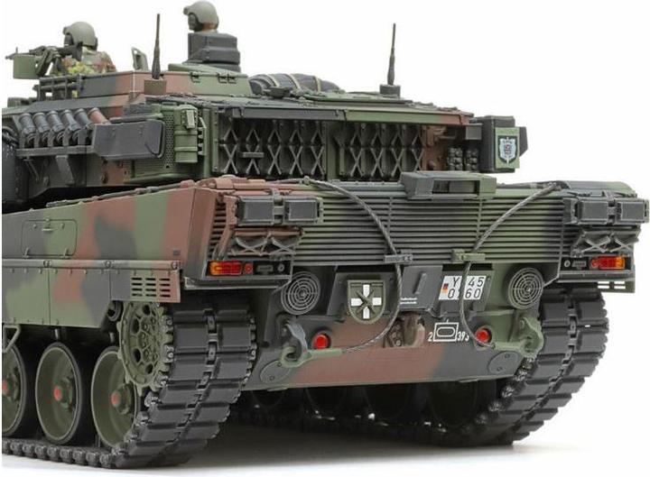 Actual product image Tamiya Leopard 2 A7V