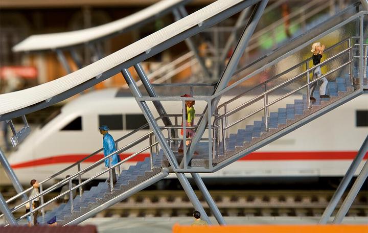 Produktbild Faller Bahnsteigbrücke "Neustadt a.d.Weinstrasse"
