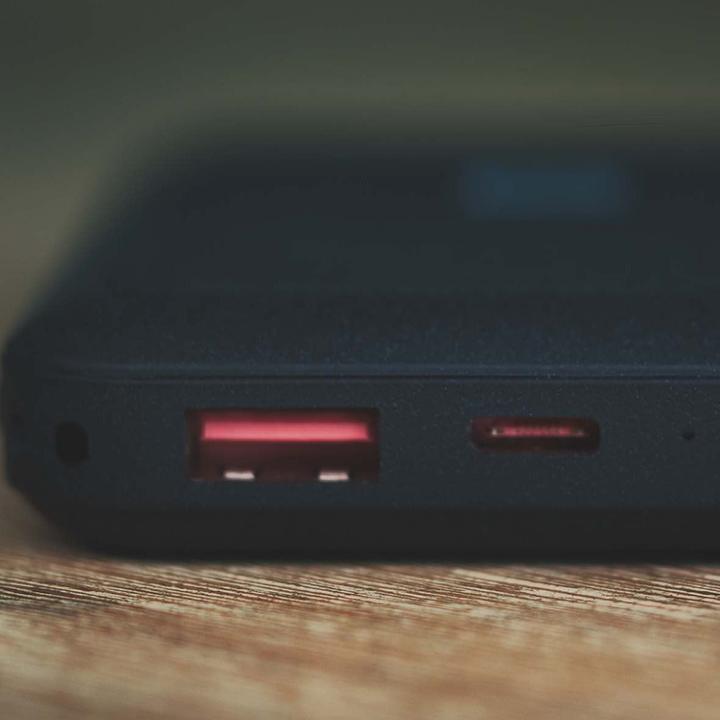 Produktbild XtremeMac Magnetische Powerbank - Kompatibel mit Apple MagSafe (10000 mAh, 20 W, 37 Wh)