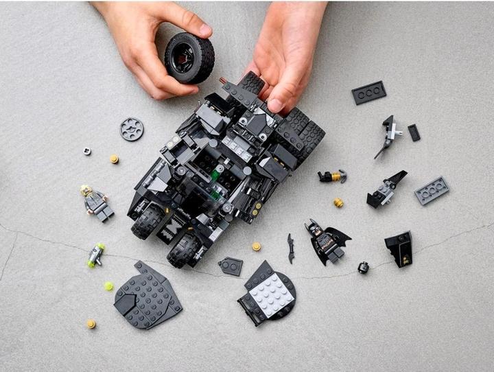 Produktbild LEGO Batmobile Tumbler: Scarecrow Showdown (76239, LEGO DC)