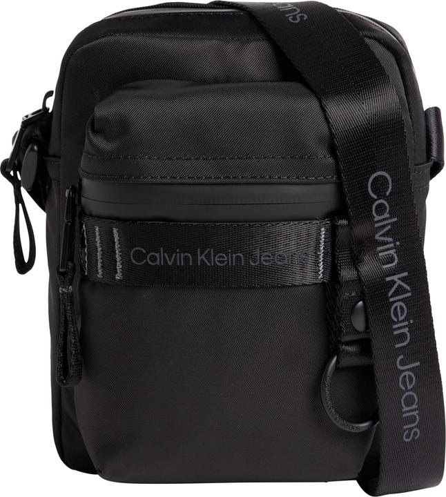 Actual product image Calvin Klein Jeans Men's Shoulder Bag Ultralight Reporter Klein Jeans, Black (Black), One Size (100% Recycled Polyester)