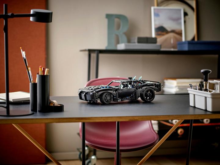 Image du produit LEGO La Batmobile de Batman (42127, LEGO Technic)
