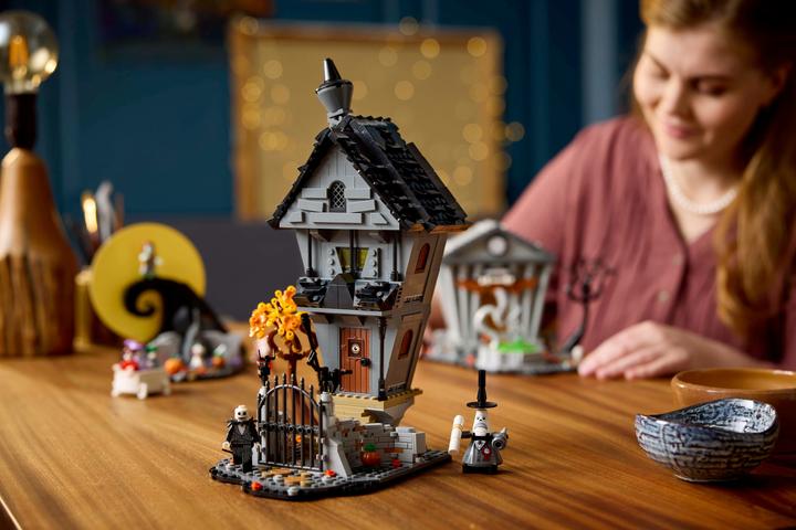 Image du produit LEGO Nightmare Before Christmas (21351, LEGO Ideas, LEGO difficiles à trouver)