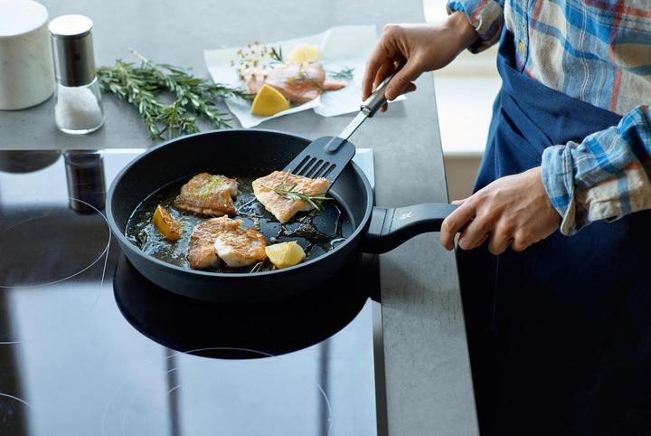 Actual product image WMF PermaDur Premium (24 cm, Frying pan, Cast aluminium)