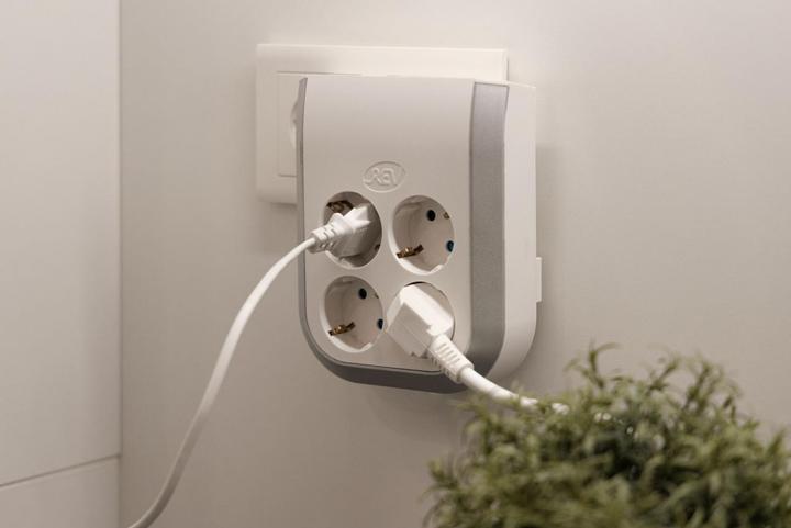 Actual product image REV MultiPower (4 x, CEE 7/3)
