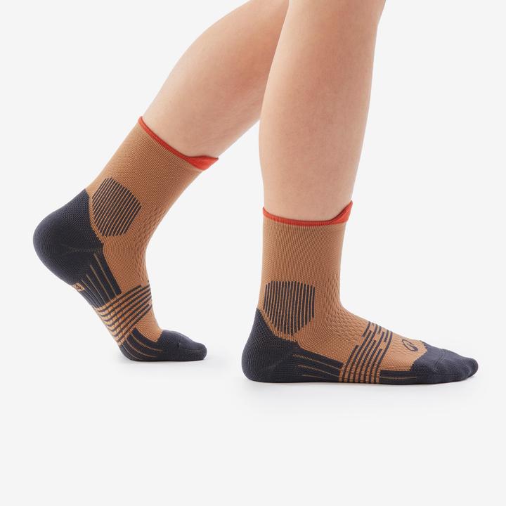 Produktbild Quechua Wandersocken Kinder halbhoch - Hike 500 braun (27, 30)