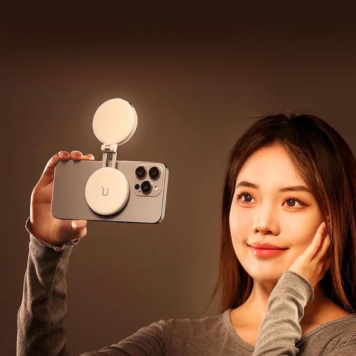 Actual product image Ulanzi LM19 Magsafe Fill Light White (Video light)