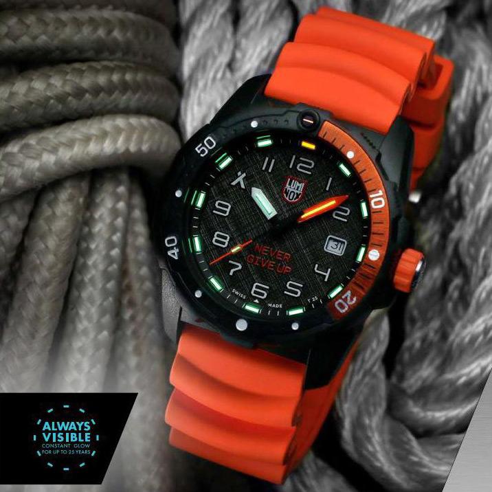 Actual product image Luminox Bear Grylls (Chronograph, 42 mm)
