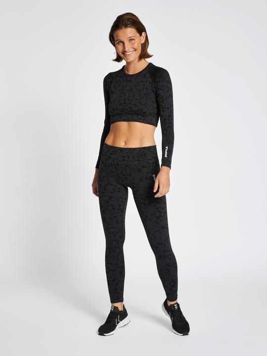 Actual product image hummel hmlMT PI SEAMLESS CROP T-SHIRT L/S (S)