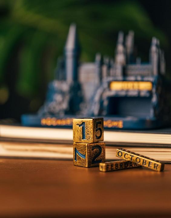 Produktbild NoName HARRY POTTER - Calendrier Perpétuel 3D en Résine - '9x10x14cm' (Harter Einband)