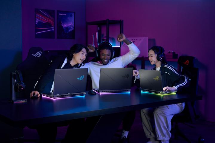 Actual product image ASUS ROG Strix G16 G615LW-S5058W 16 gaming laptop (G615LW-S5058W) (15.98", Intel Core Ultra 9 275HX, 32 GB, 1000 GB, Eng. Int.)