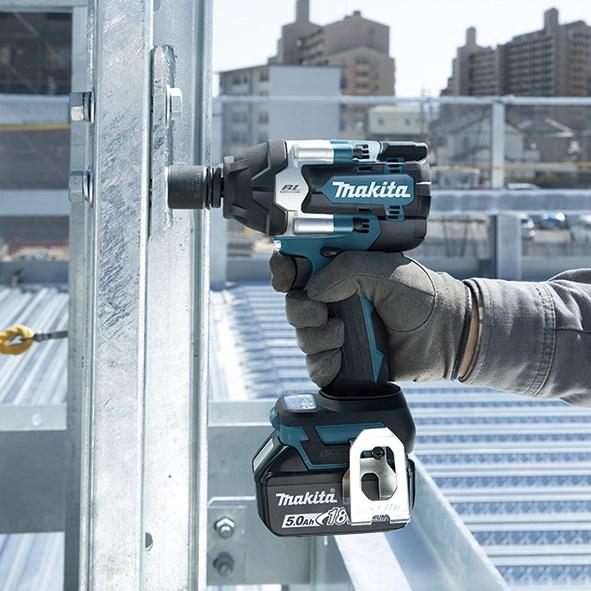 Actual product image Makita DTW700RTJ (Rechargeable battery operated)
