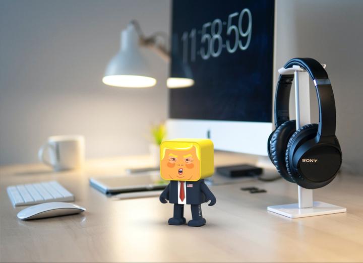 Image du produit Mobility on Board Dancing President speaker Donald Trump (4 h, Fonctionnement sur batterie)