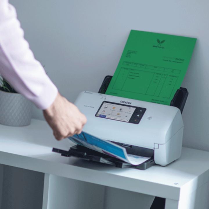 Produktbild Brother Professional Document Scanner ADS-4700W Colour, Wireless (LAN, USB, WLAN)
