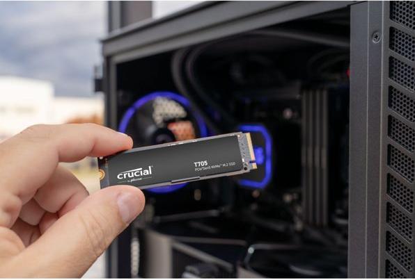 Immagine prodotto Crucial T705 (2000 GB, M.2 2280)