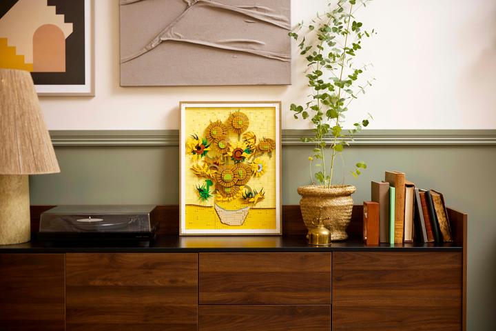 Image du produit LEGO Vincent van Gogh - Tournesols (31215, LEGO DC, LEGO difficiles à trouver)