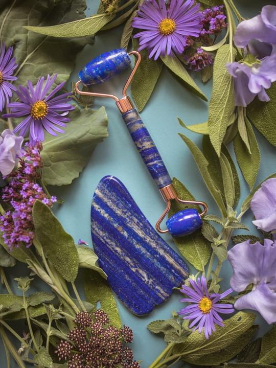 Actual product image YÙ Beauty Lapis Lazuli Gua Sha Beauty Stone