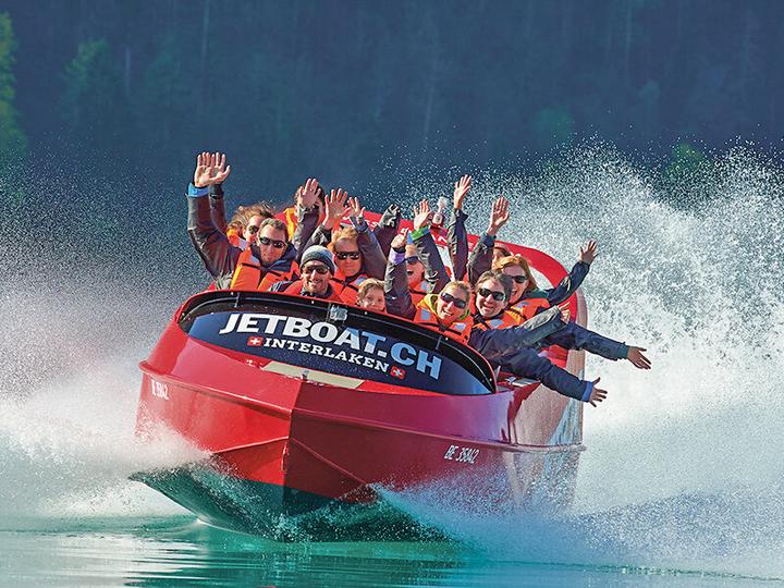 Immagine prodotto Smartbox Plaisir aquatique à Interlaken : tour in jet boat con briefing per 1 bambino (1 pers.)