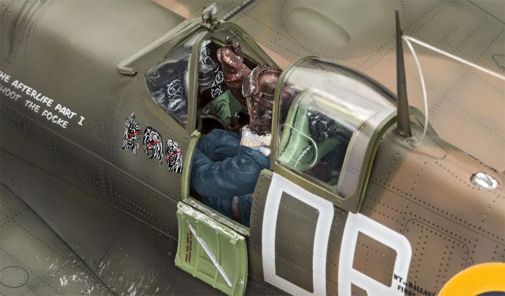 Actual product image Revell Gift Set Spitfire Mk.V Iron Maiden