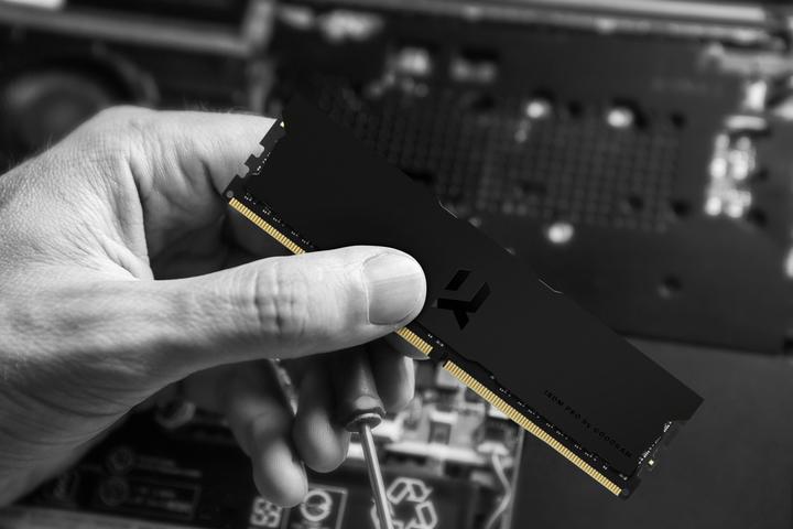 Actual product image Goodram IRDM PRO memory module 32 GB 2 x 16 GB DDR4 3600 MHz (2 x 16GB, 3600 MHz, DDR4-RAM, U-DIMM)