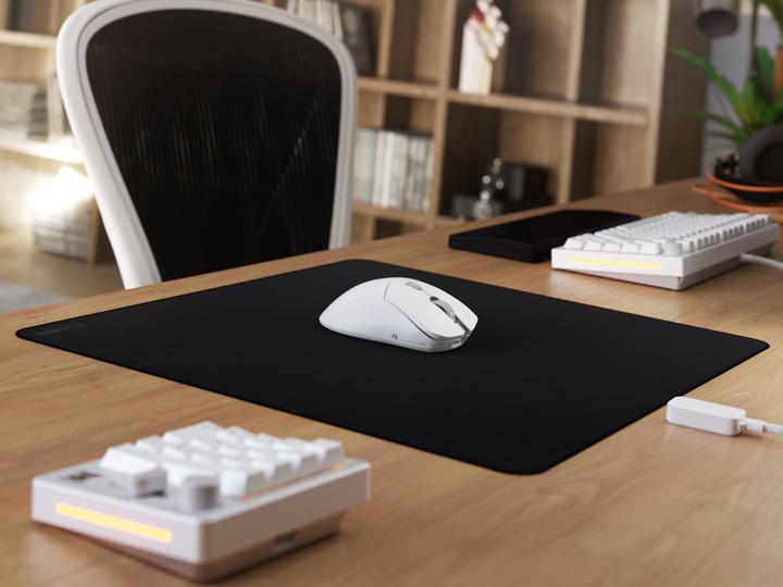 Actual product image Glorious Model O 2 PRO Wireless - 4K/8K Polling - White (Wireless)