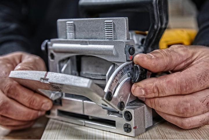 Immagine prodotto DeWalt DW682K