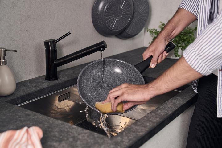 Actual product image Zwilling - Terreno Plus Ceramic Fry Pan - Gray - 28 cm (28 cm, Frying pan, Aluminium)