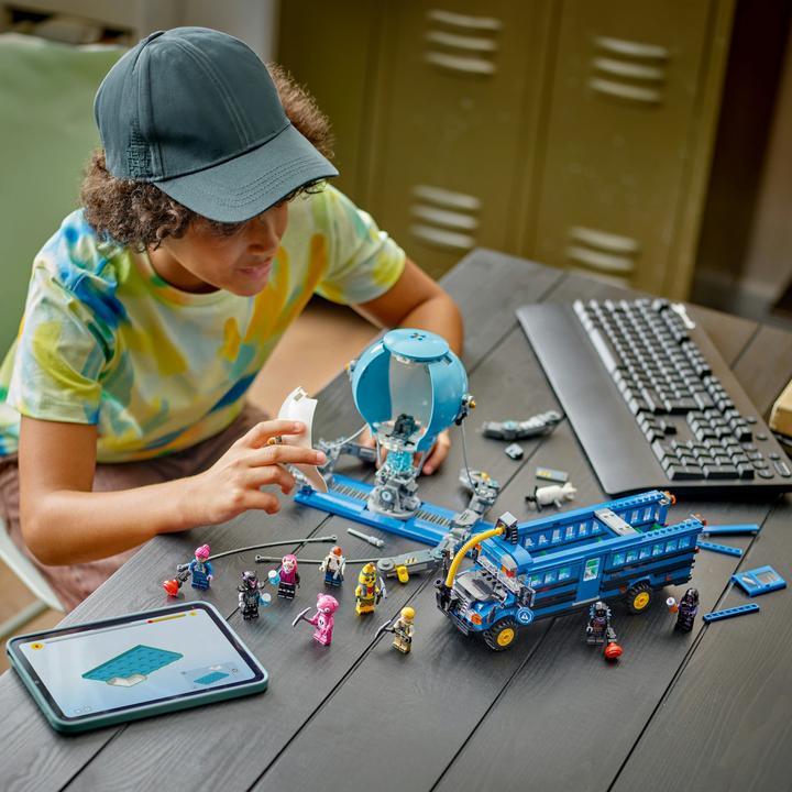 Actual product image LEGO Battle bus (77073, LEGO Fortnite)