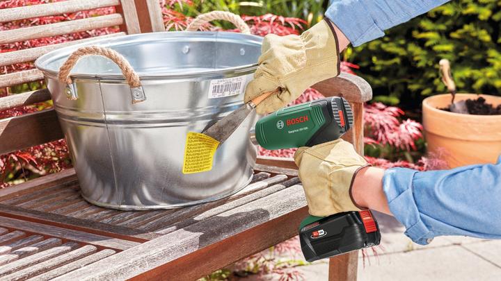 Image du produit Bosch Professional Bosch 18V System cordless heat gun EasyHeat 18V500 with reducer nozzle