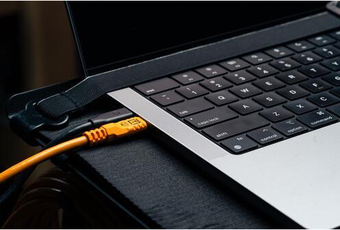 Immagine prodotto Tether Tools TetherPro USB-C Optima 10G rechts orange 1,8m (1.80 m, USB 3.2 Gen 2)