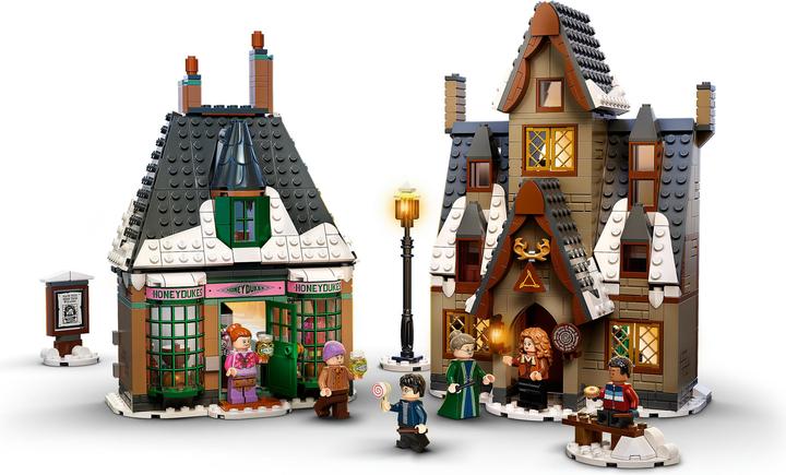Actual product image LEGO Visit to Hogsmeade (76388, LEGO Harry Potter)
