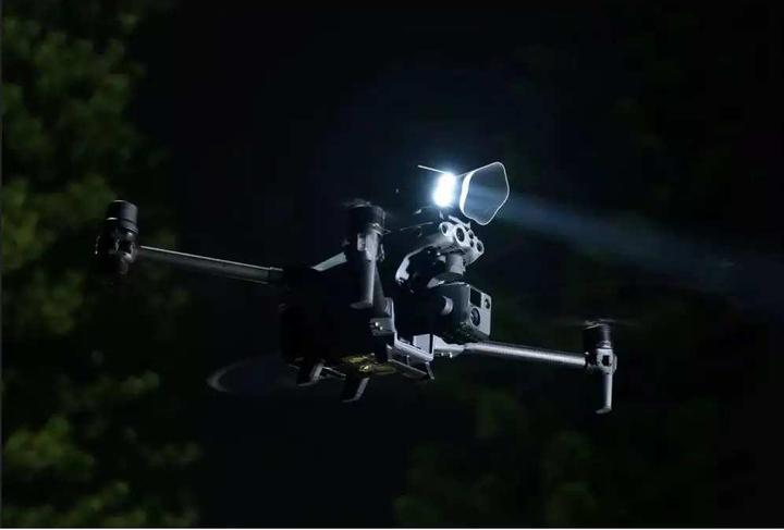 Actual product image DJI CZI LP12 Speaker & Spotlight for M30 (DJI Matrice 30)