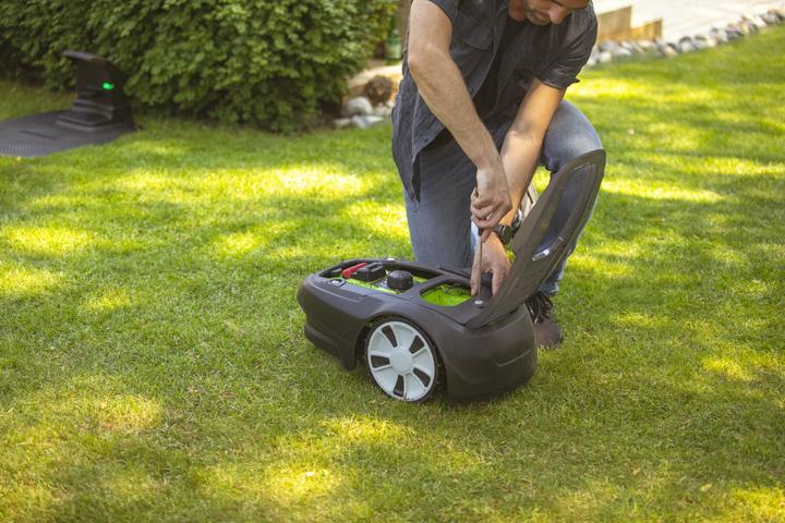 Produktbild Greenworks 2513107, Rasenmähroboter, 750 m², 17 cm, 2 cm, 6 cm, 750 m² (750 m²)