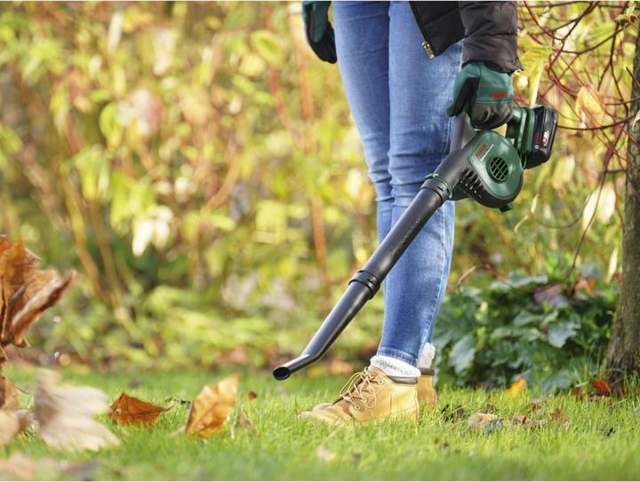 Image du produit Bosch Home & Garden LeafBlower universel 18V-130 (Fonctionnement sur batterie, Souffleur de feuilles)