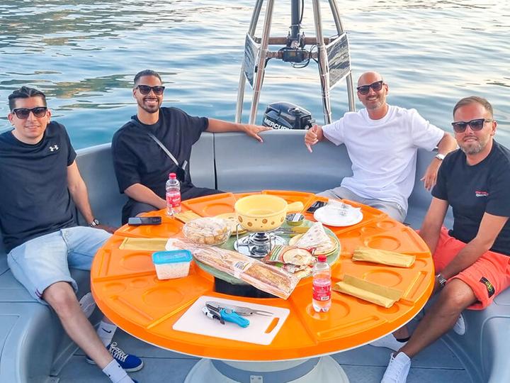 Produktbild Smartbox Partyboot auf dem Luganersee für 4 Personen (4 Pers.)