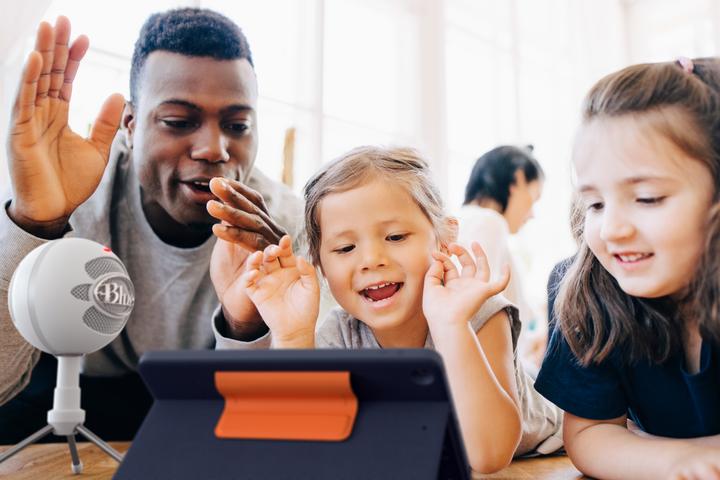 Immagine prodotto Logitech Rugged Combo 3 Touch (Ing. Int., iPad 2019 (7° gene), iPad 2020 (8. Gen), iPad 2021 (9a generazione))