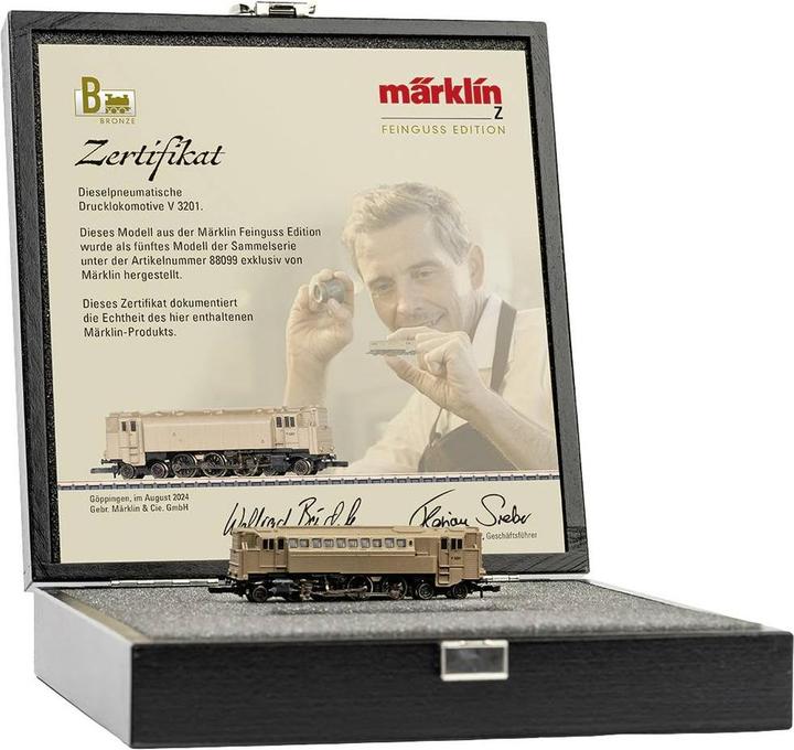 Actual product image Märklin Z Mä Diesel pressurised air locomotive V32 Drg Br (Track Z)