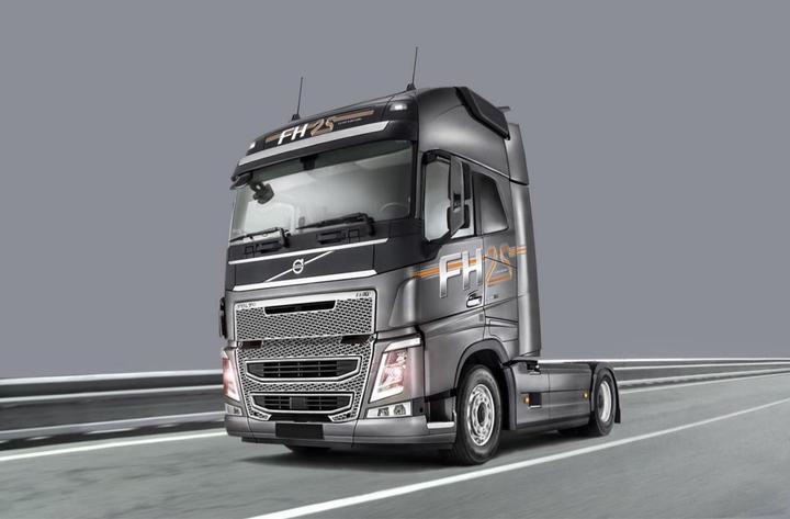 Actual product image Italeri 1:24 Volvo FH4 Globetrotter XL
