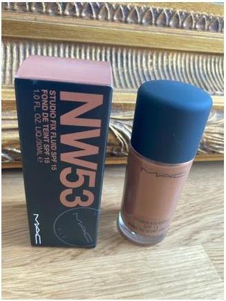 Actual product image MAC Cosmetics Studio Fix Fluid SPF 15 (No. NC53)