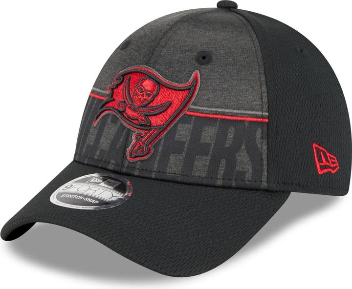 Immagine prodotto New Era 9Forty Stretch Allenamento Tampa Bay Buccaneers