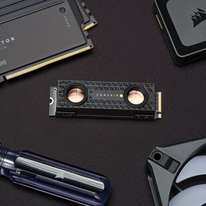 Image du produit Corsair MP700 PRO Hydro X Series (2000 Go, M.2 2280)