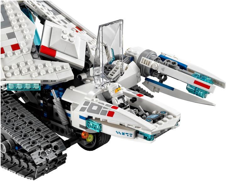 Actual product image LEGO Ninjago Zane's Ice Caterpillar (70616, LEGO Ninjago)