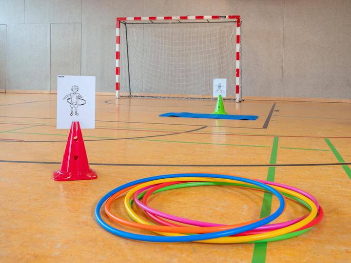 Actual product image Betzold Hula hoop rainbow set, 6 pieces (60 cm, 170 g)